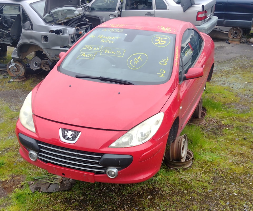 Scrapyard Gem: 2006 Peugeot 307 CC - Autoblog